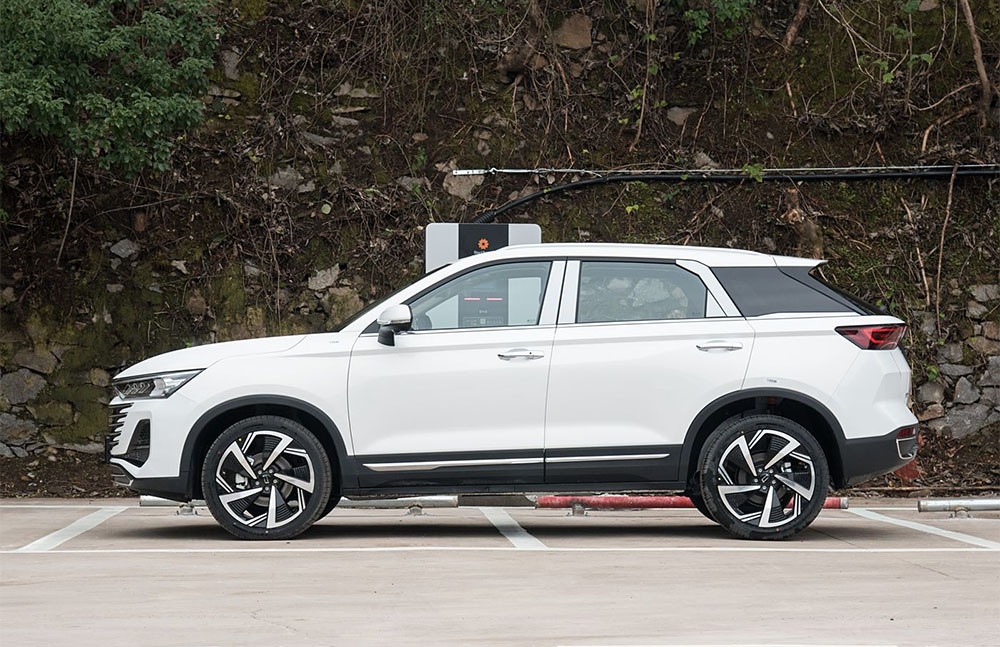 Bestune T77 exterior