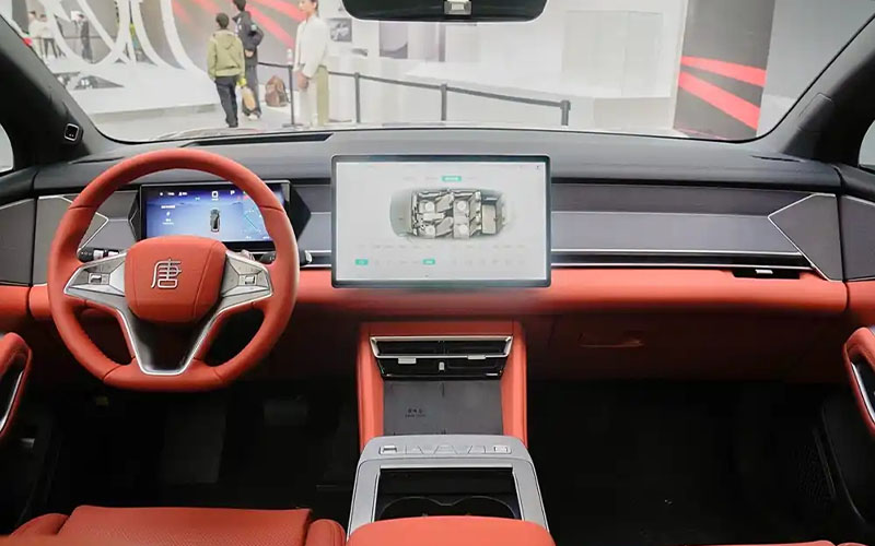 BYD Tang L interior