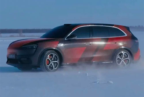 AITO M6 Winter Test Spy Shots Revealed! Eye-Catching Red Sporty Livery, Positioned Between the M5 and M7